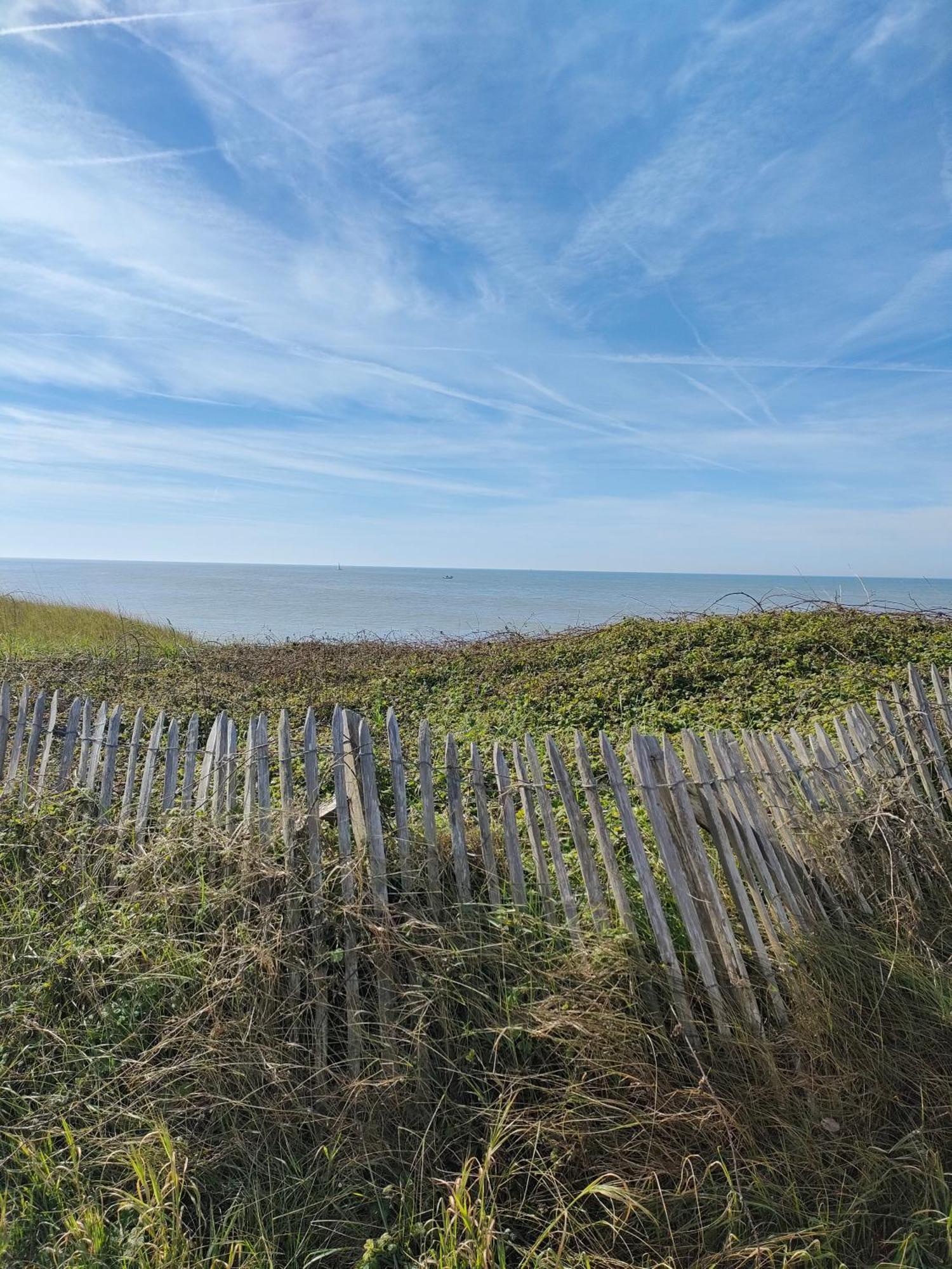 Les Terrasses Du Chateau Barneville-Carteret Esterno foto